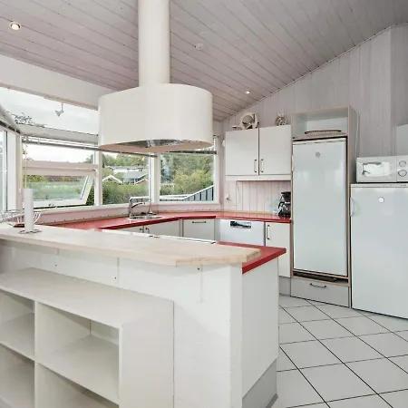Prázdninový dům Two-bedroom Holiday In Bjert 2 *